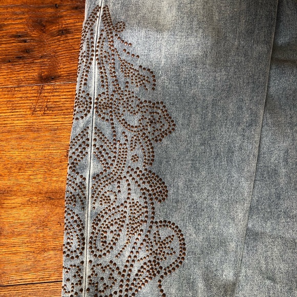 Gorgeous Studded Ultimate Denim Soft Surroundings Plus Size Jeans - Picture 2 of 10